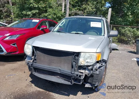 2009 Ford Escape Xlt z USA, uszkodzony, nr VIN 1FMCU037X9KA81564